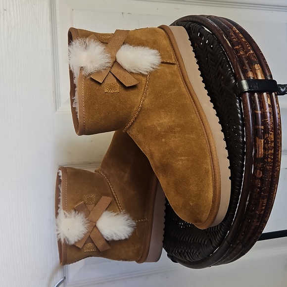 Koolaburra by UGG Victoria Mini Boots Chestnut 9 - Picture 1 of 13